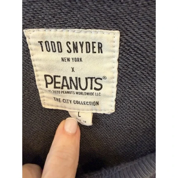 Todd Snyder x Peanuts Snoopy New York Sweatshirt Large Gray City Collection - Picture 3 of 4
